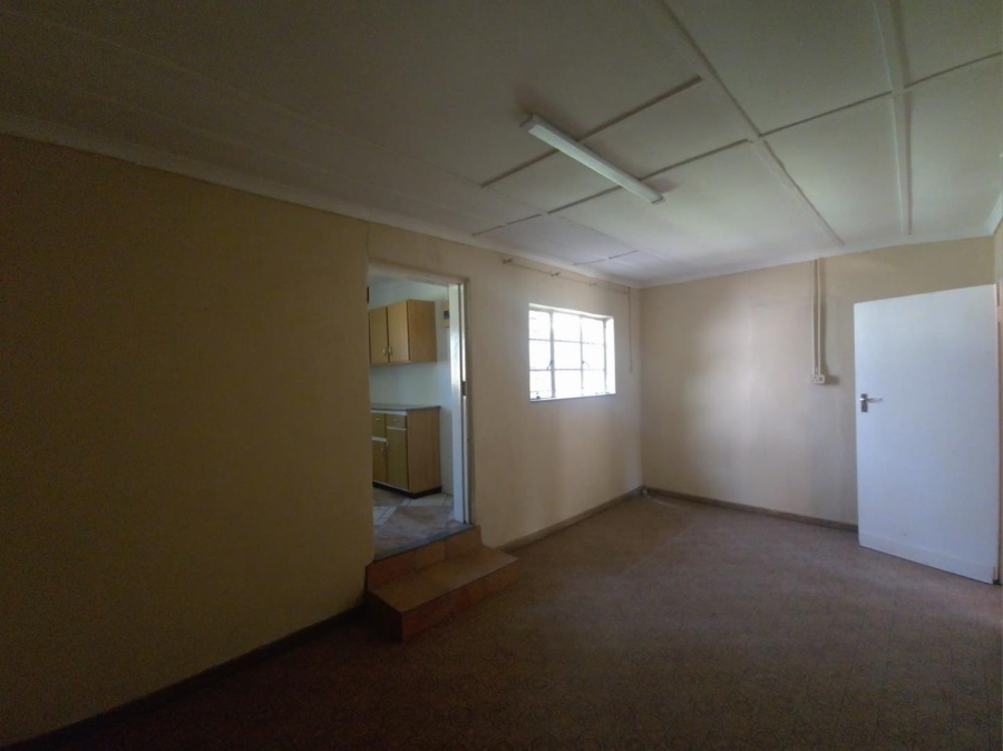 To Let 4 Bedroom Property for Rent in Ladybrand Free State